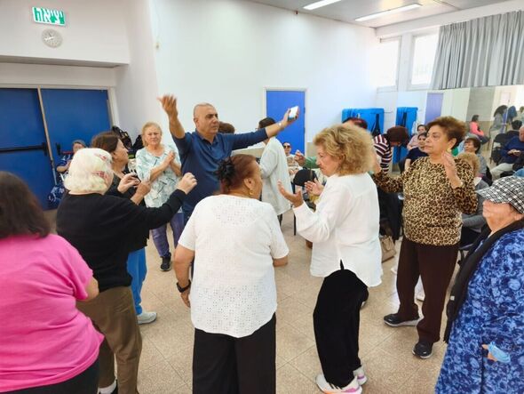 צילום מתוך דף הפייסבוק האגודה לאזרח הוותיק בבת-ים