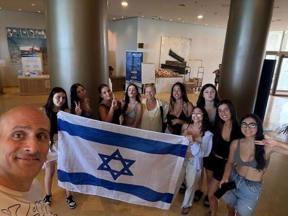 צילום מתוך דף הפייסבוק שש-שנתי יצחק שמיר