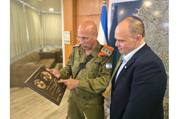 צילום מתוך דף הפייסבוק צביקה ברוט - Tzvika Brot