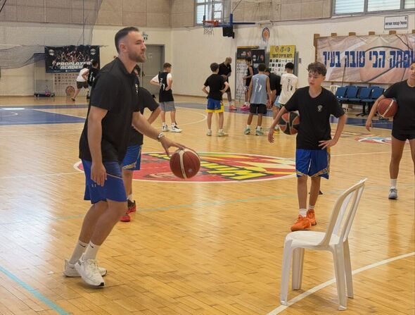 צילום מתוך דף הפייסבוק אליצור יבנה כדורסל הדף הרשמי
