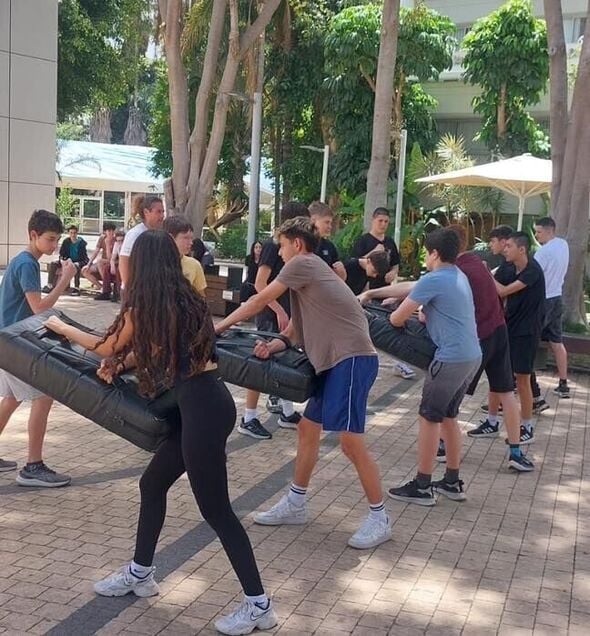 צילום מתוך דף הפייסבוק קריית חינוך דה שליט