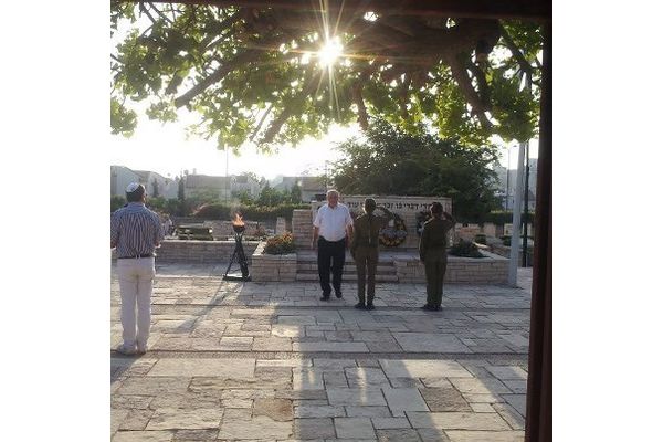 ראש העיר בטקס האזכרה