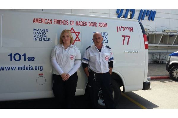 החובשים הרצל ברטל ואנה איבאנוב- צילום דוברות מדא