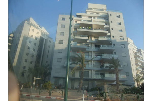 תמונת השכונה היא אקראית וללא קשר למיקום הבניה