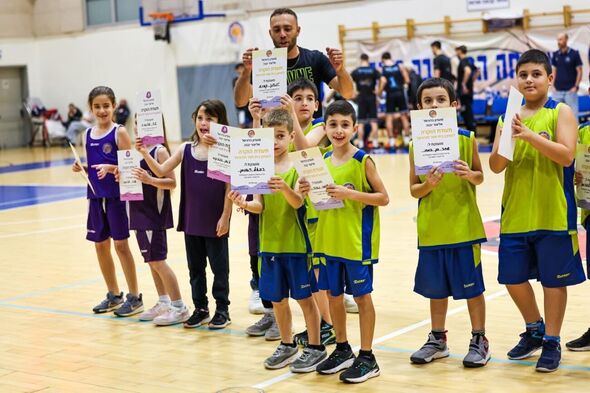 צילום מתוך דף הפייסבוק אליצור יבנה כדורסל הדף הרשמי