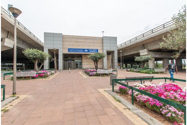 תמונה מתוך הדף של רז קינסטליך