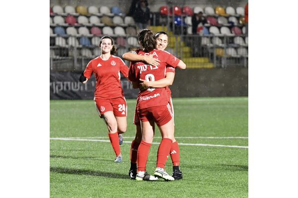 צילום מתוך דף הפייסבוק מועדון הכדורגל הפועל תל אביב