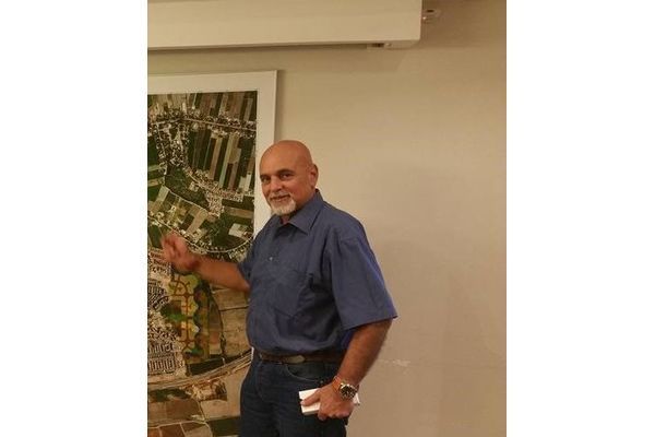 קרדיט הדף של יואל גמליאל