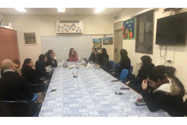 ישיבת ועד הגנים