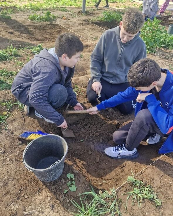 צילום מתוך דף הפייסבוק קריית חינוך דה שליט