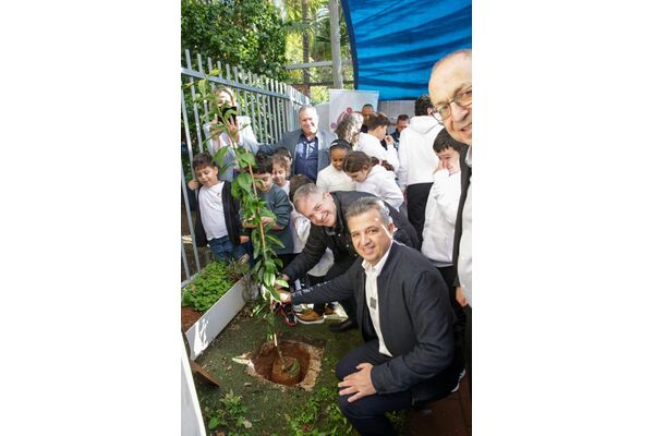 אורי חבושי