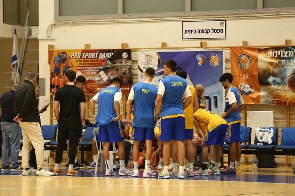 צילום מתוך דף הפייסבוק אליצור יבנה כדורסל הדף הרשמי