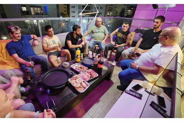 צילום עמותת חביבי- מחבקים חיילים בודדים
