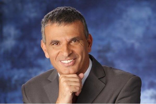 השר לשעבר משה כחלון מסתער על רחובות