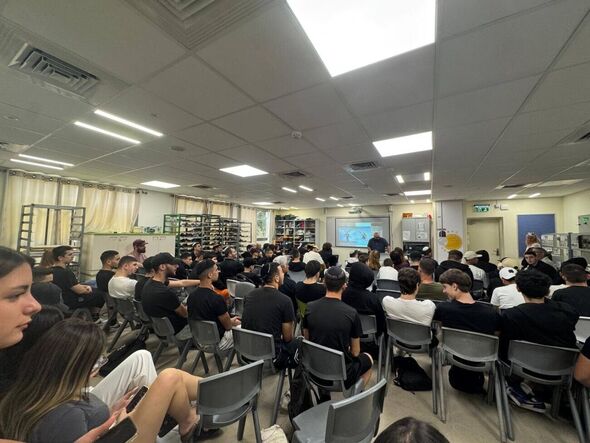 צילום מתוך דף הפייסבוק אורט אורמת - תיכון ומכללה להנדסת חשמל ואנרגיה ירוקה