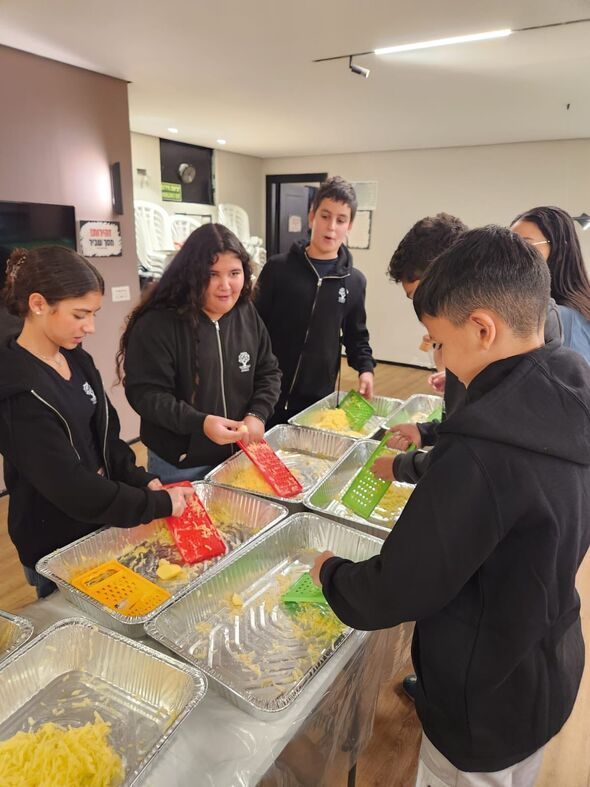 צילום מתוך דף הפייסבוק קרית החינוך ע"ש גינסבורג