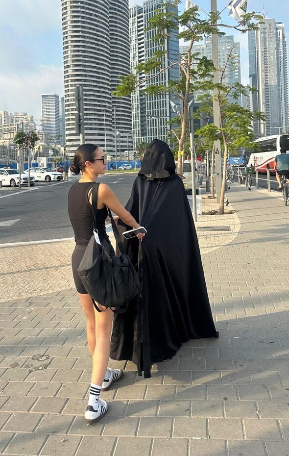 באדיבות יחצ הזמר במסכה