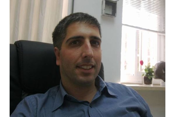 יניב עבדי חוגג ביום שני 27/4