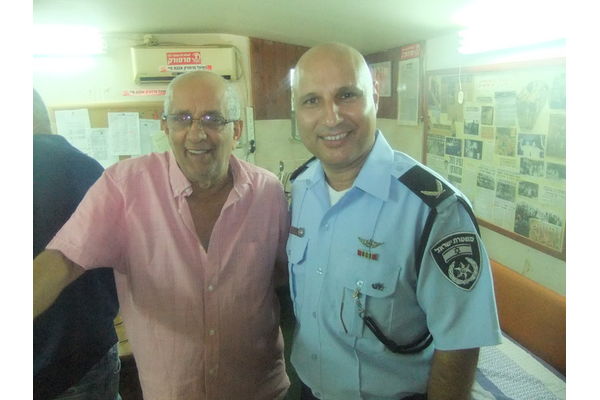 תת ניצב יהודה עטר במשרדו של עדני