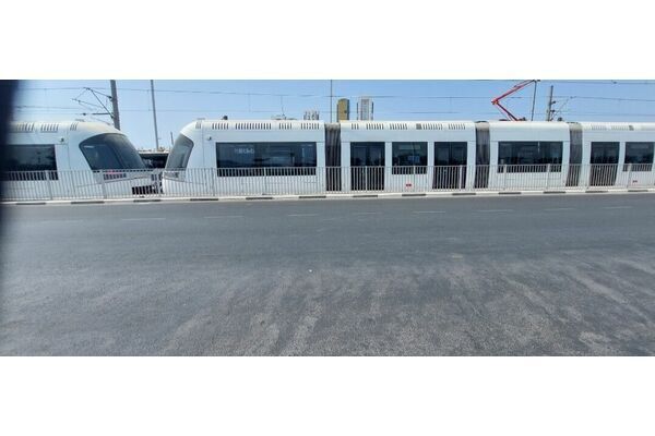 הרכבת הקלה בבת ים מערכת be106