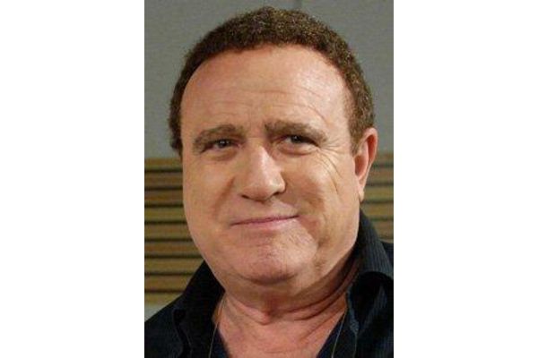 יהורם גאון ברחובות